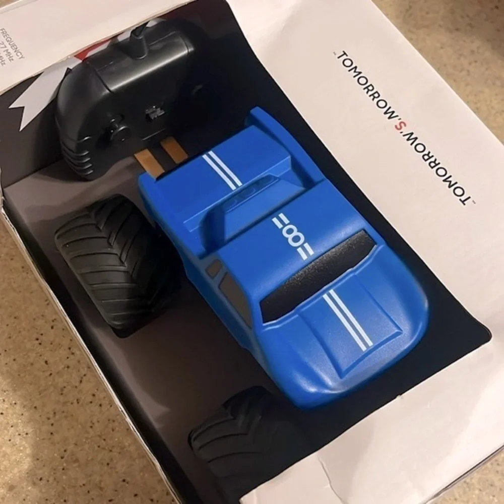 Brand New Sharper Image Remote Control Mini Monster Truck Rockslide Blue Toy